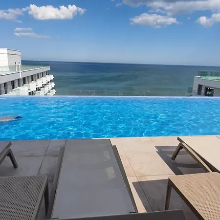 Infinity Premium - Pool & Parking Daire