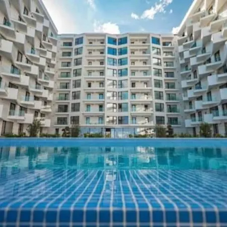 Infinity Premium - Pool & Parking Daire Navodari