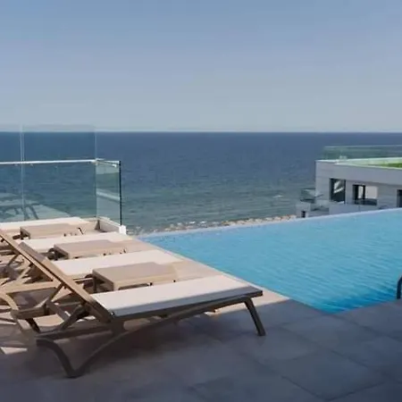 Infinity Premium - Pool & Parking