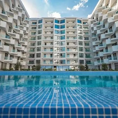 Infinity Premium - Pool & Parking Daire Navodari