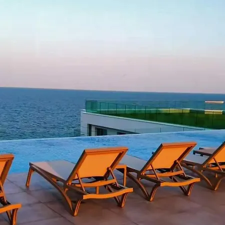 Infinity Premium - Pool & Parking Navodari
